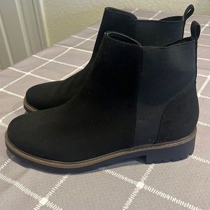 Black Esprit Women’s boots size 9.